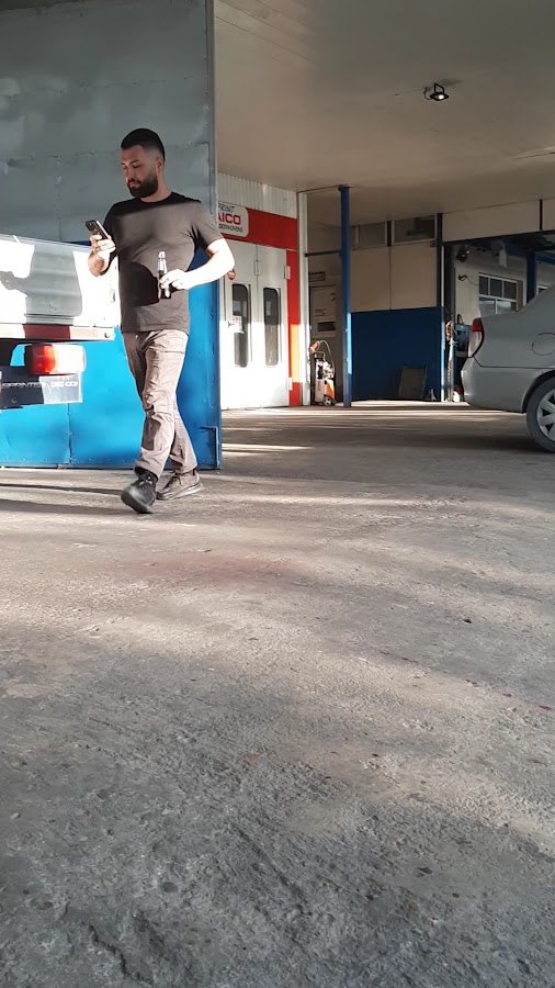 Intrarea în hala service-ului Auto Prest Maxim din Cernavodă